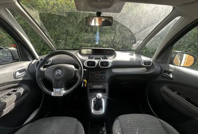 Citroen C3 Picasso view 9