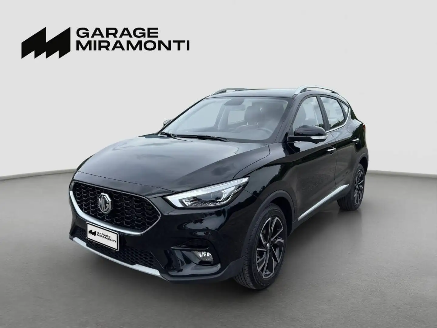 MG ZS 1.5 Luxury Nero - 1