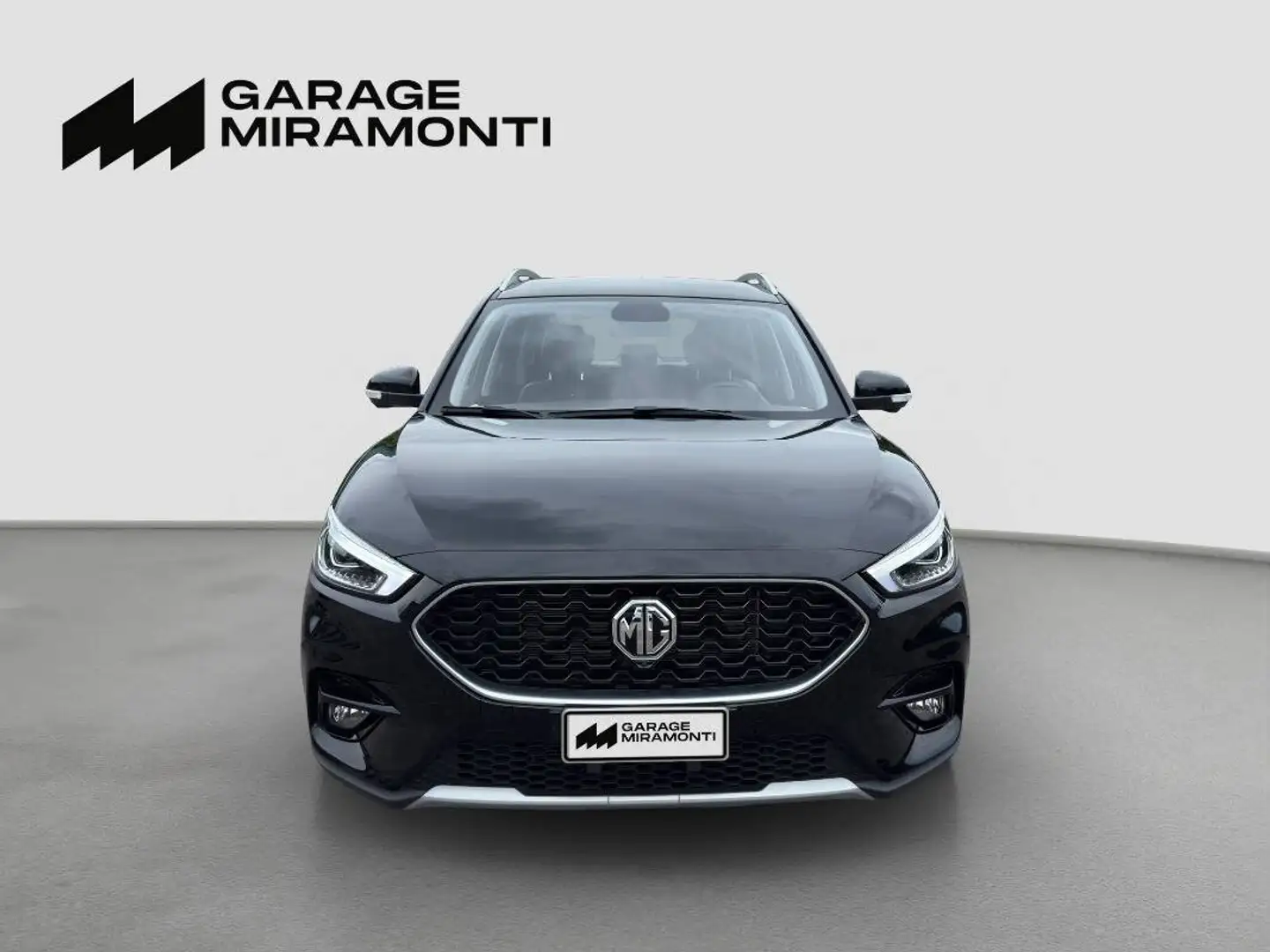 MG ZS 1.5 Luxury Noir - 2
