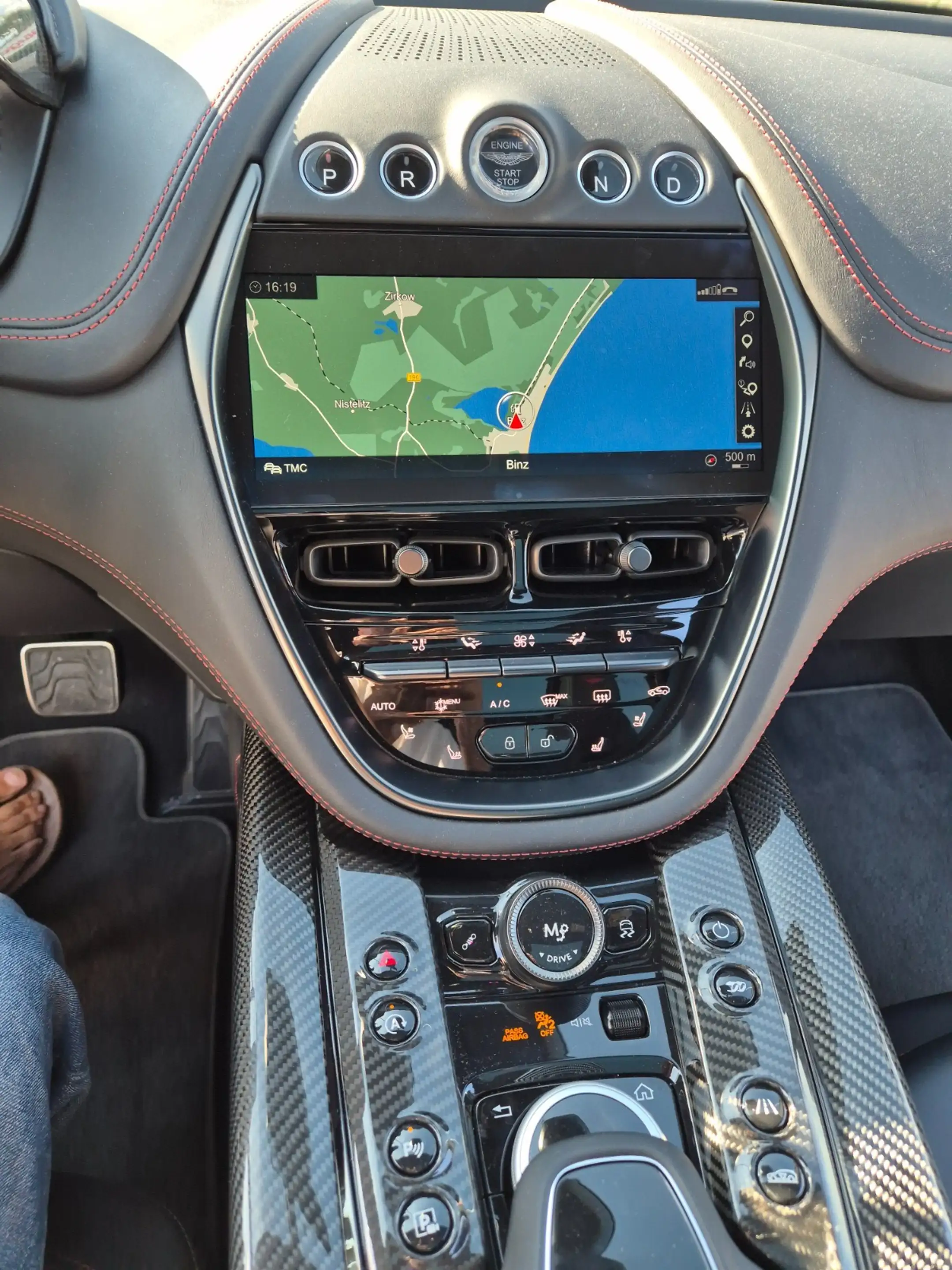 Aston Martin DBX 707 — photo 6