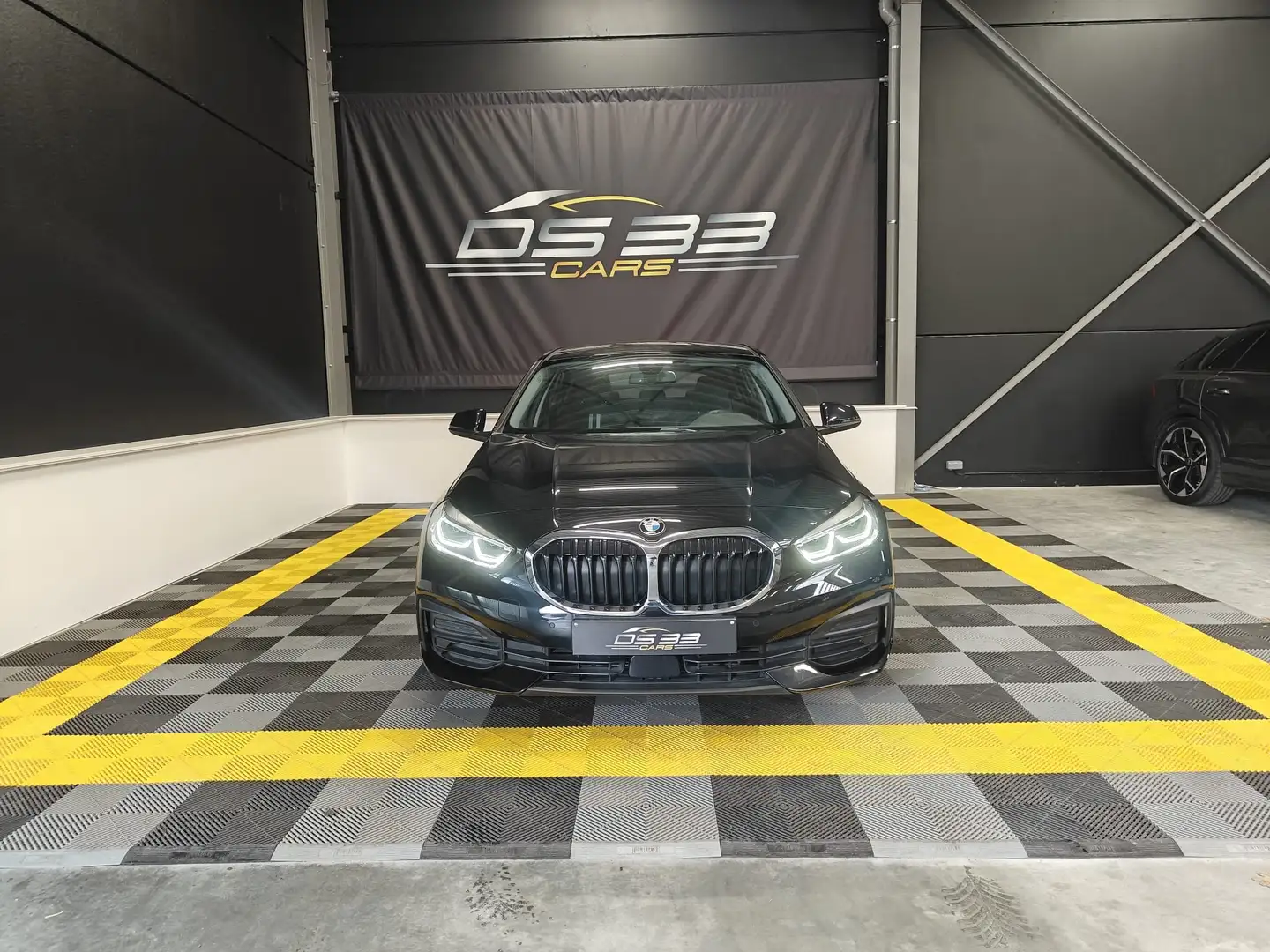 BMW 118 i SPORT/LED/LederenSportzetels/M-stuur/Apple/PDC Чорний - 2