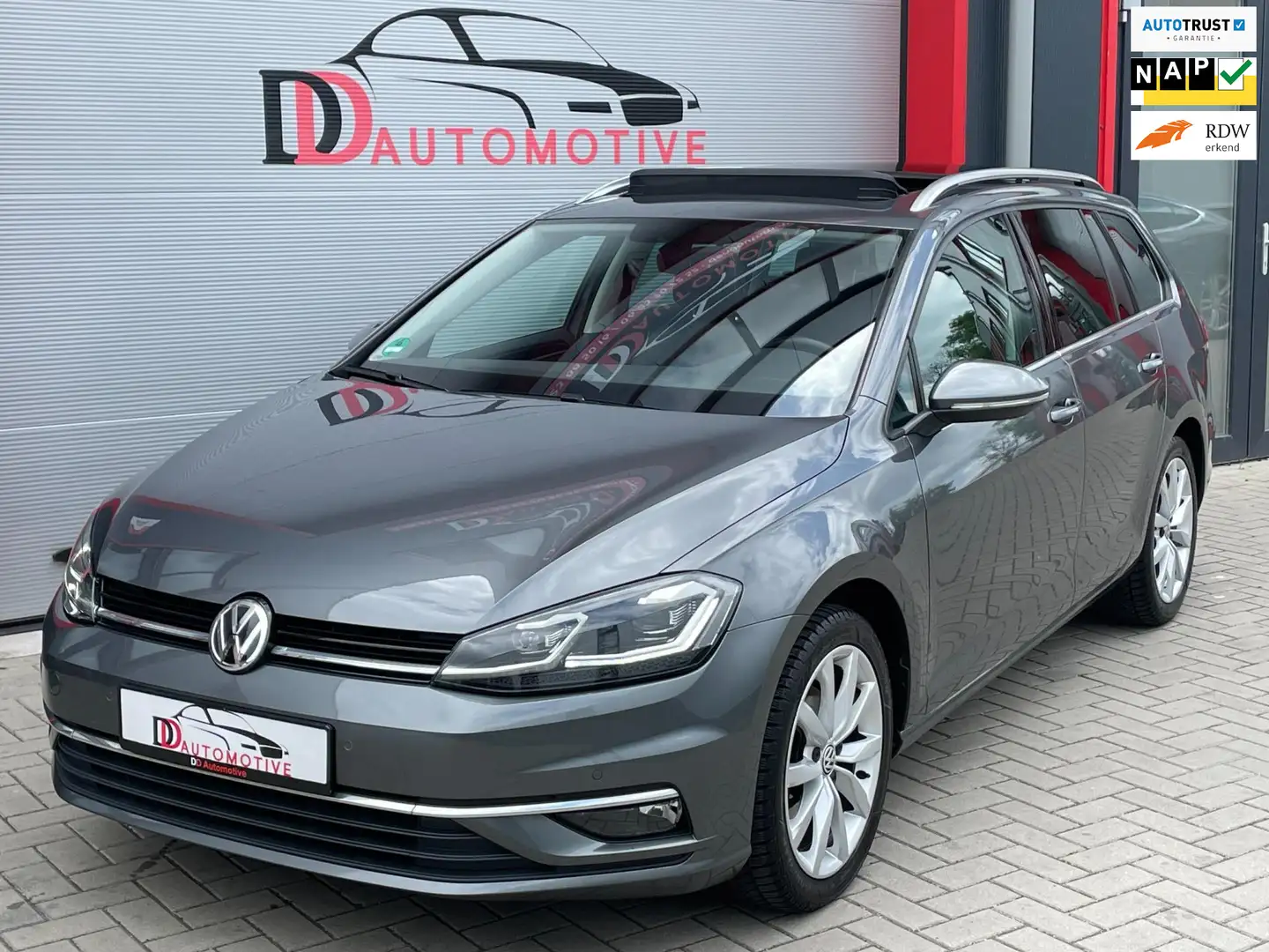 Volkswagen Golf Variant 1.5 TSI Highline PANO/KEYLESS/CAMERA/PDC/LED Grijs - 1