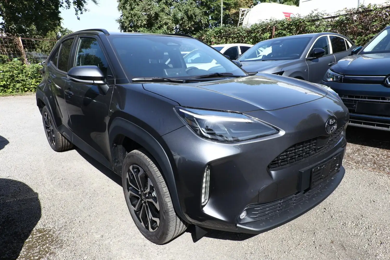 Toyota Yaris Cross LED Nav Smartkey 17" Privacy ACC 68 kW (92 PS),... Grau - 2