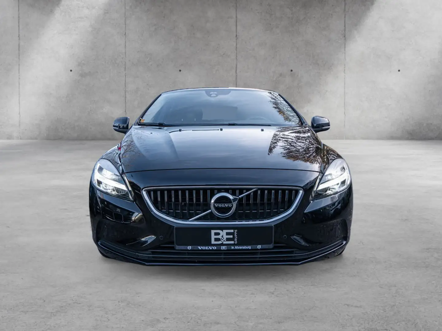 Volvo V40 D2 Momentum LED SHZ 18 Zoll Schwarz - 2