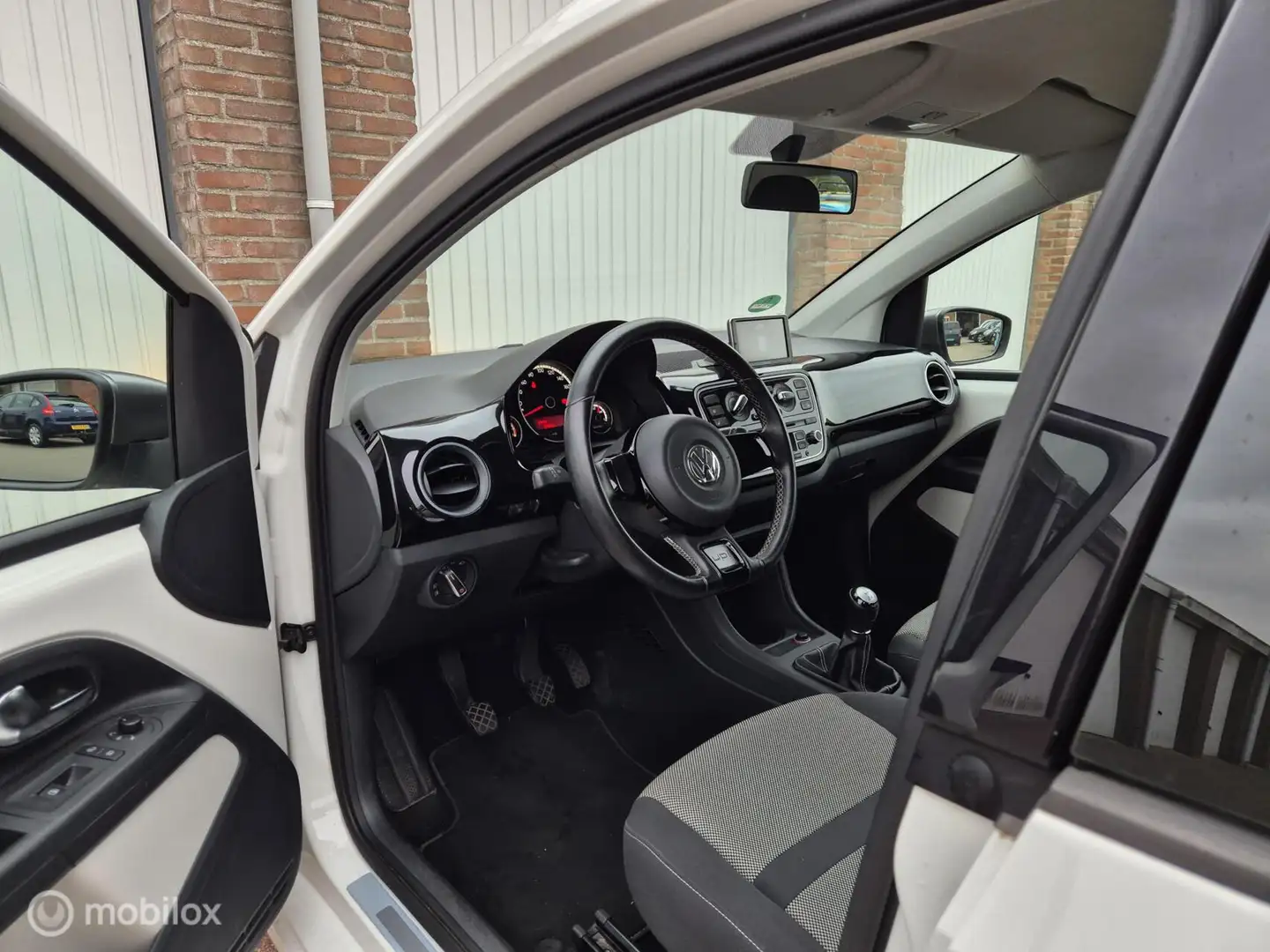 Volkswagen up! 1.0 cheer up! BlueMotion / 5- Deurs / Nieuwe Koppe Blanco - 2