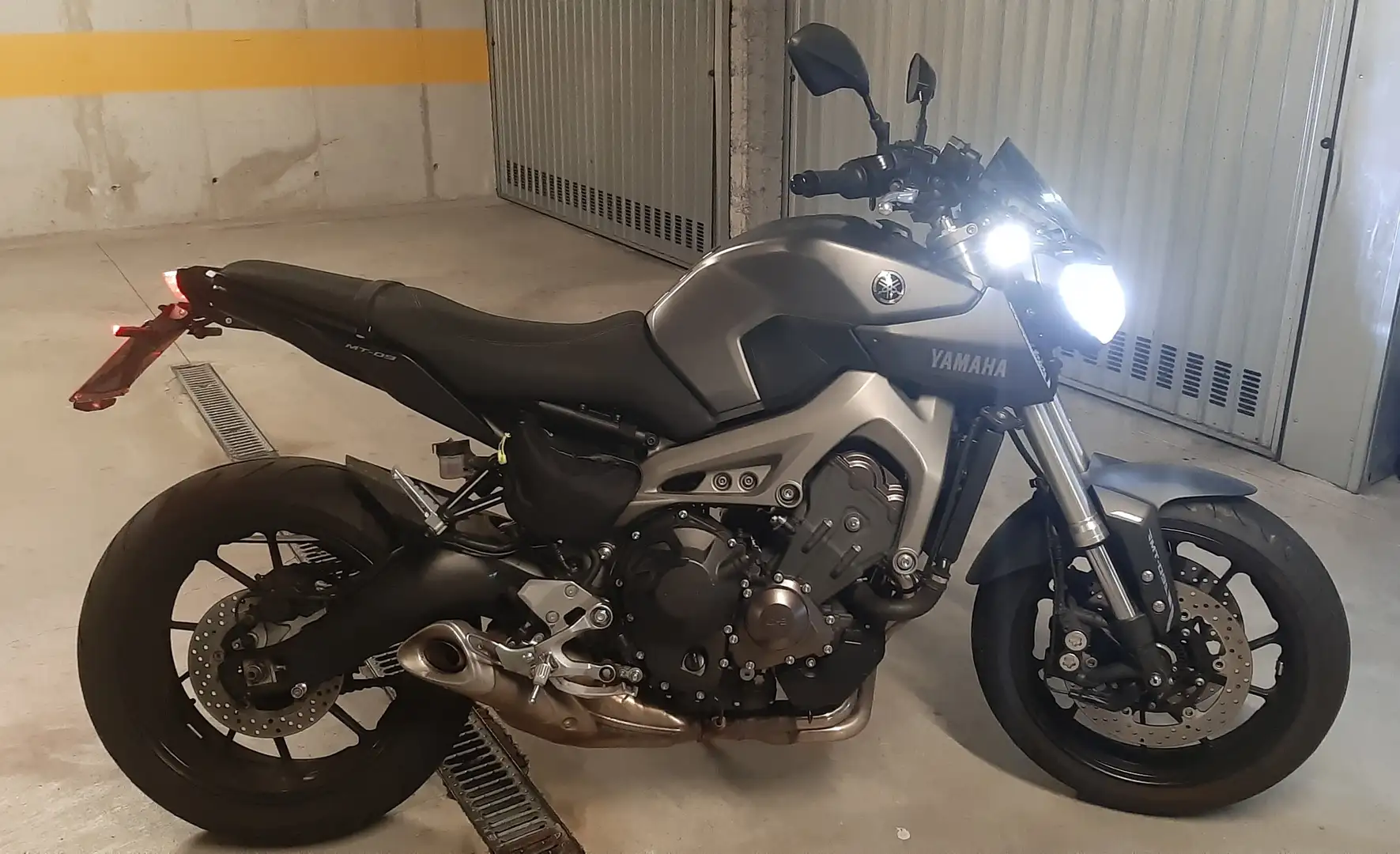 Yamaha MT-09 ABS Grigio - 1