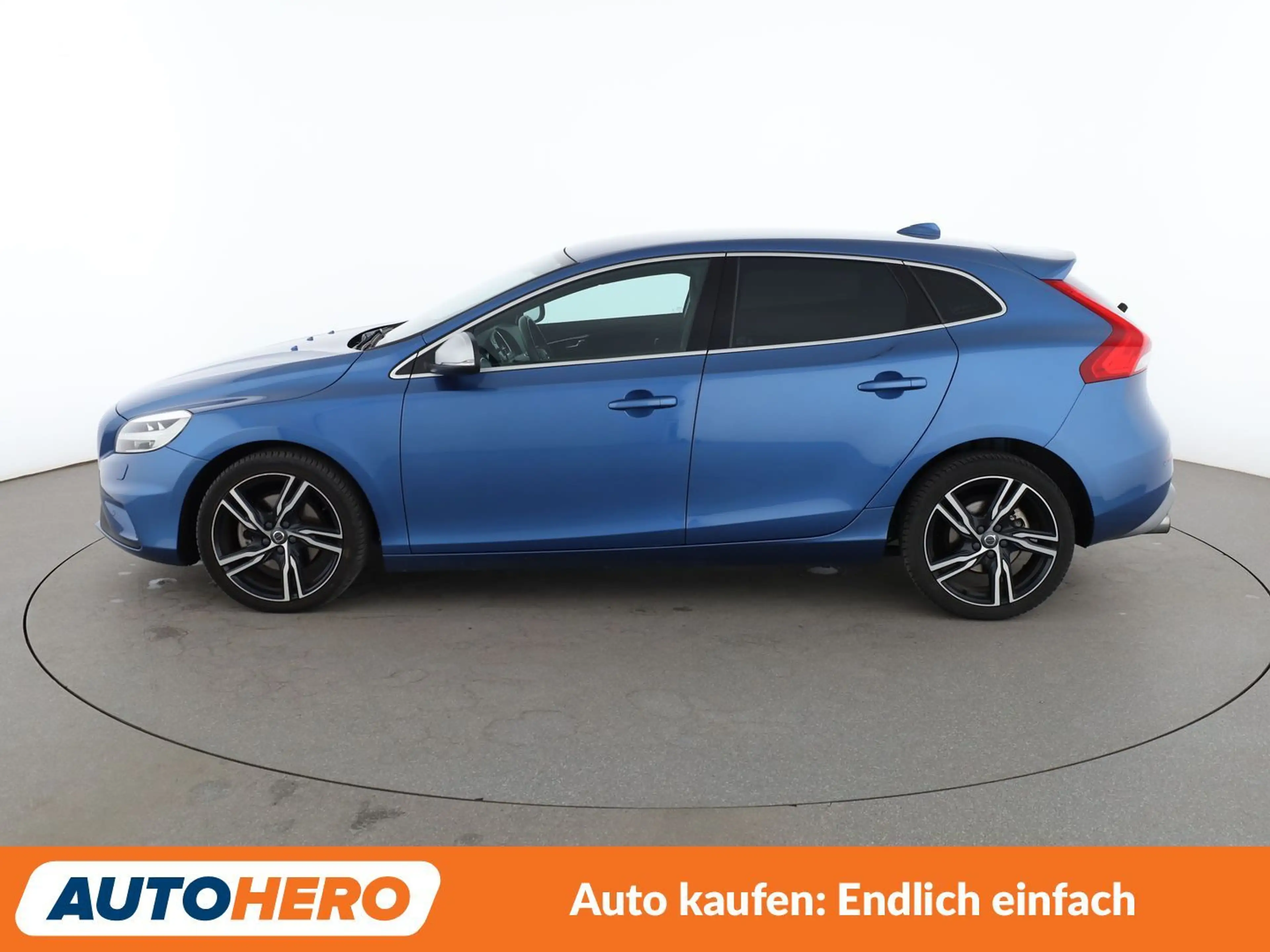 Volvo V40 2.0 T3 R-Design *NAVI*LED*TEMPO*PDC*SHZ* — photo 3