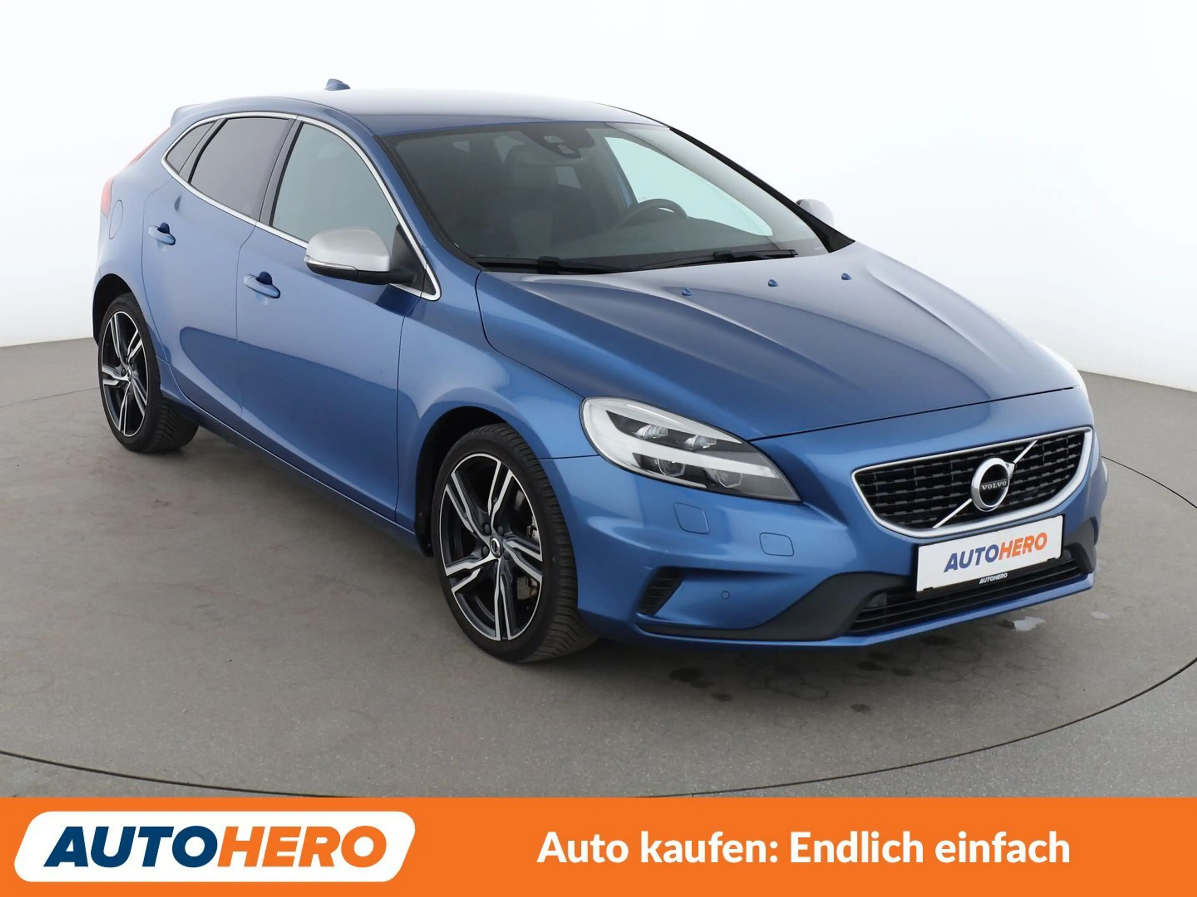 Volvo V40 2.0 T3 R-Design *NAVI*LED*TEMPO*PDC*SHZ* — photo 8
