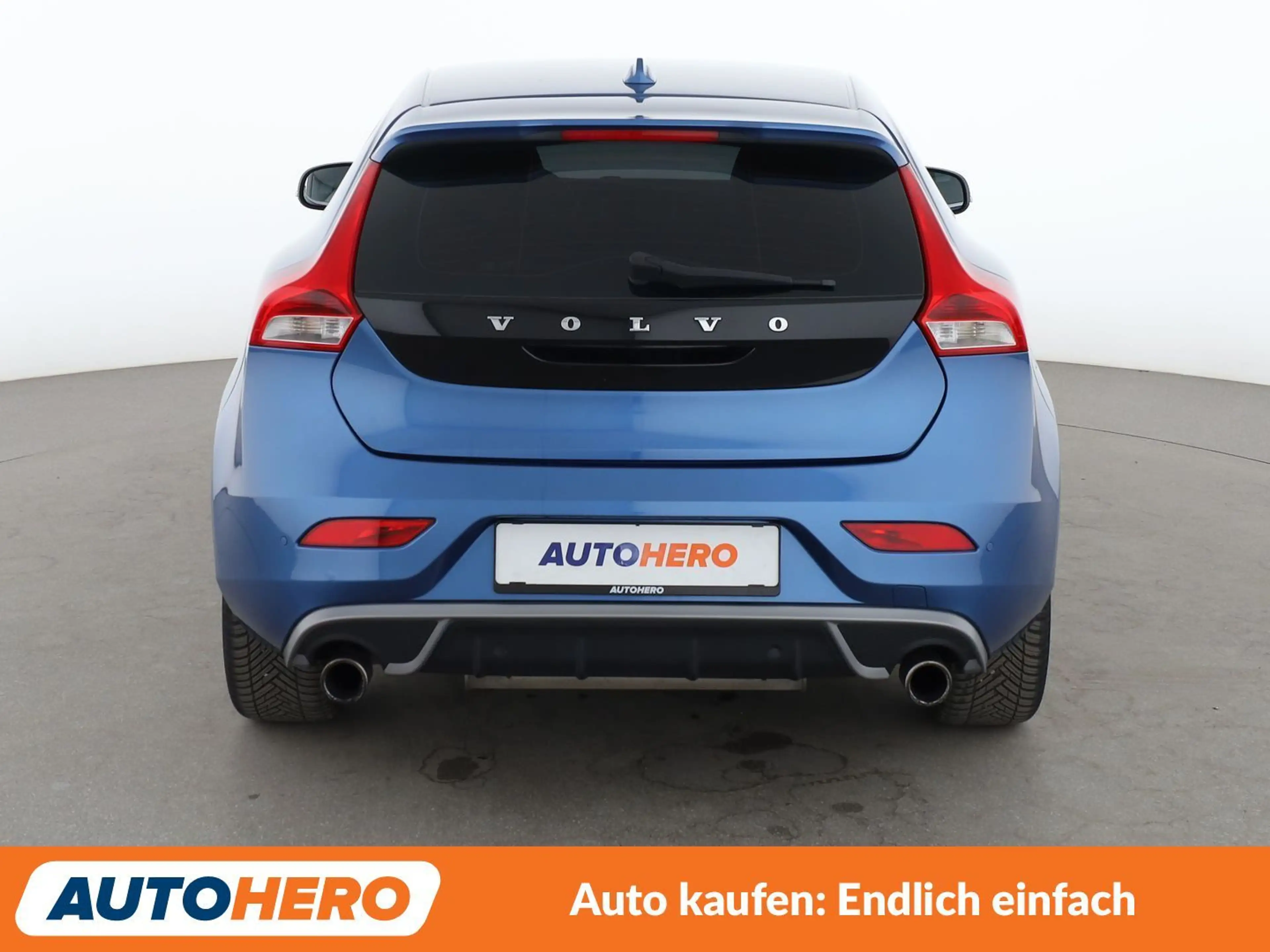 Volvo V40 2.0 T3 R-Design *NAVI*LED*TEMPO*PDC*SHZ* — photo 5