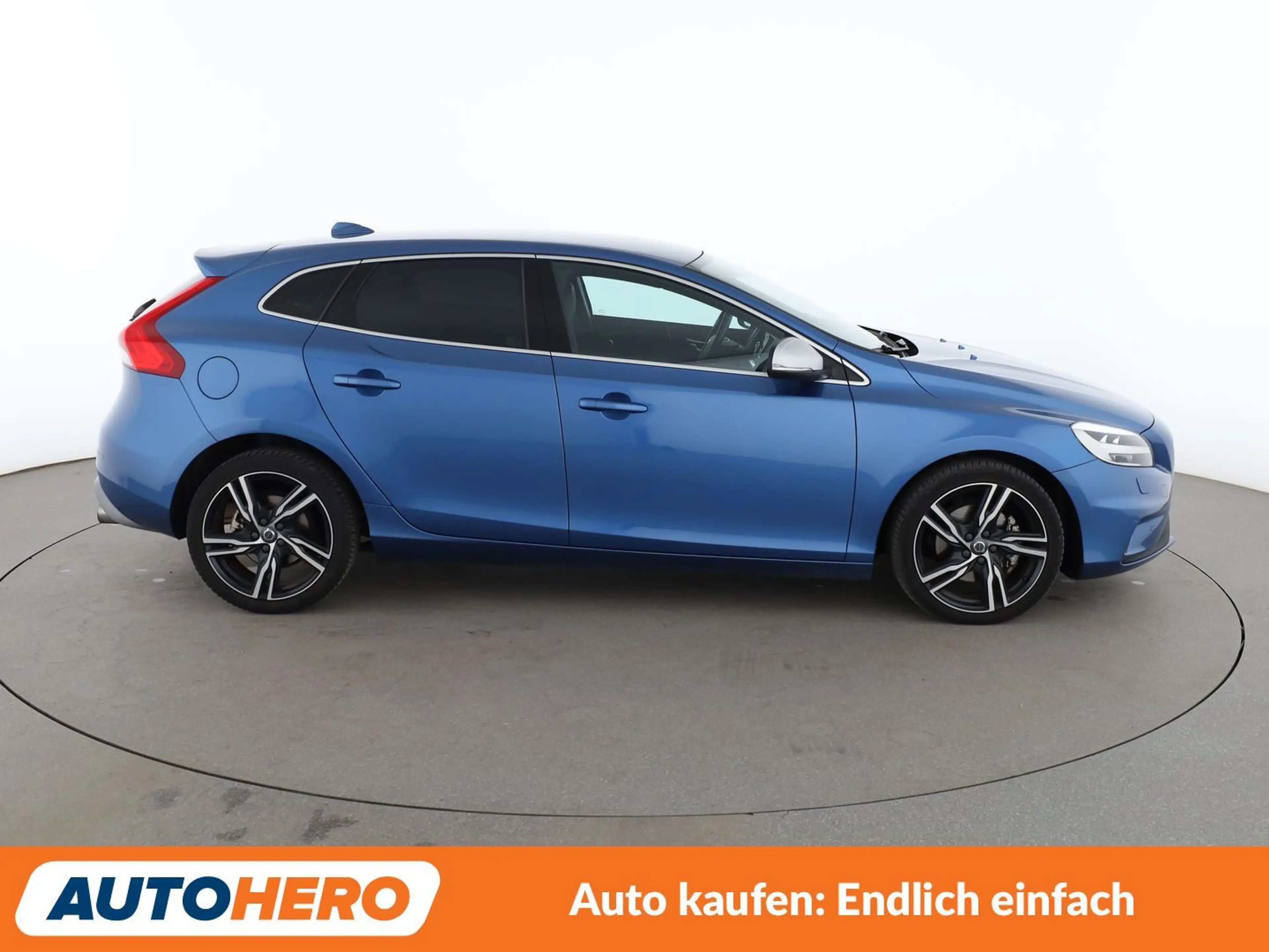 Volvo V40 2.0 T3 R-Design *NAVI*LED*TEMPO*PDC*SHZ* — photo 7