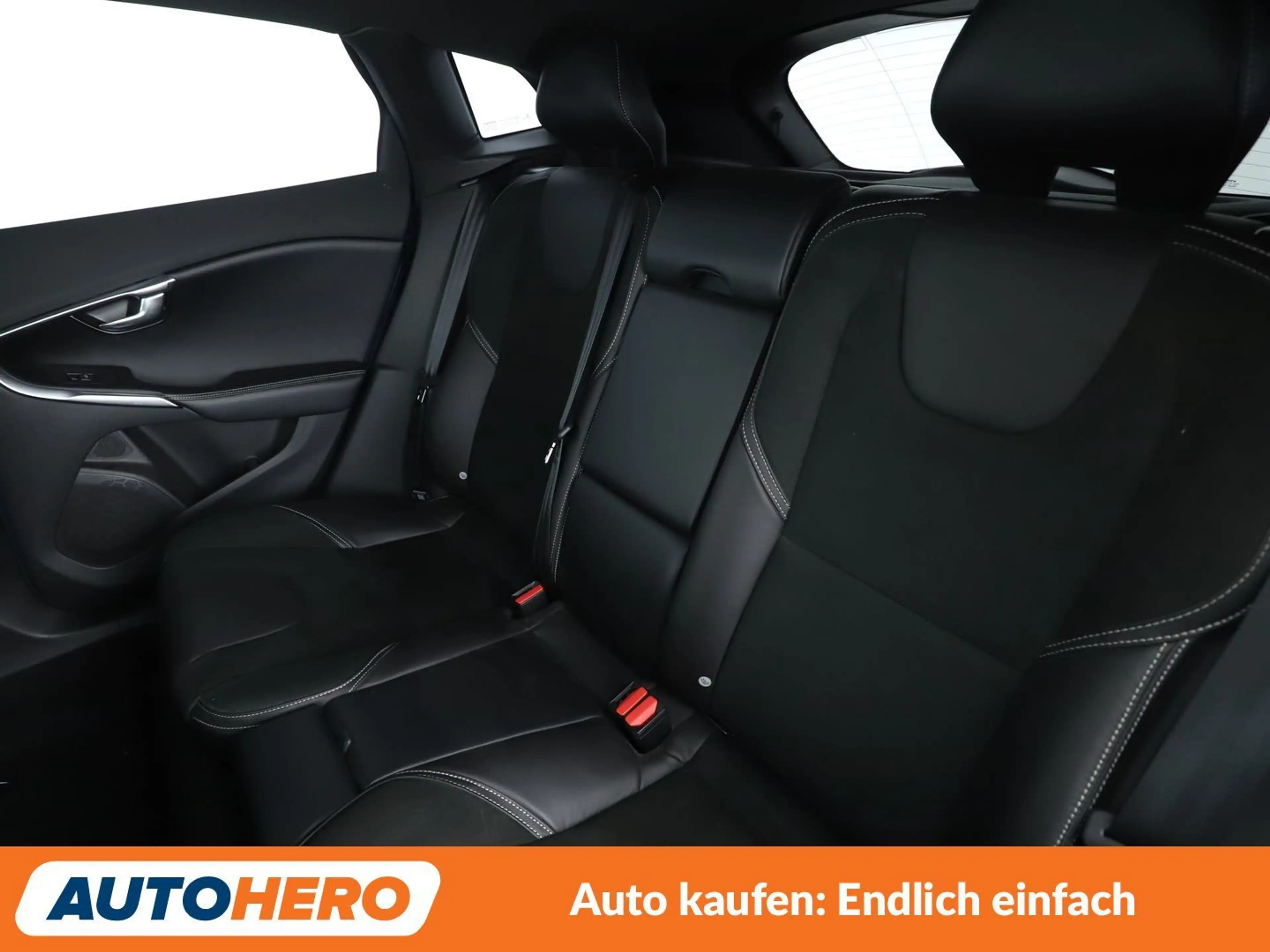 Volvo V40 2.0 T3 R-Design *NAVI*LED*TEMPO*PDC*SHZ* — photo 14