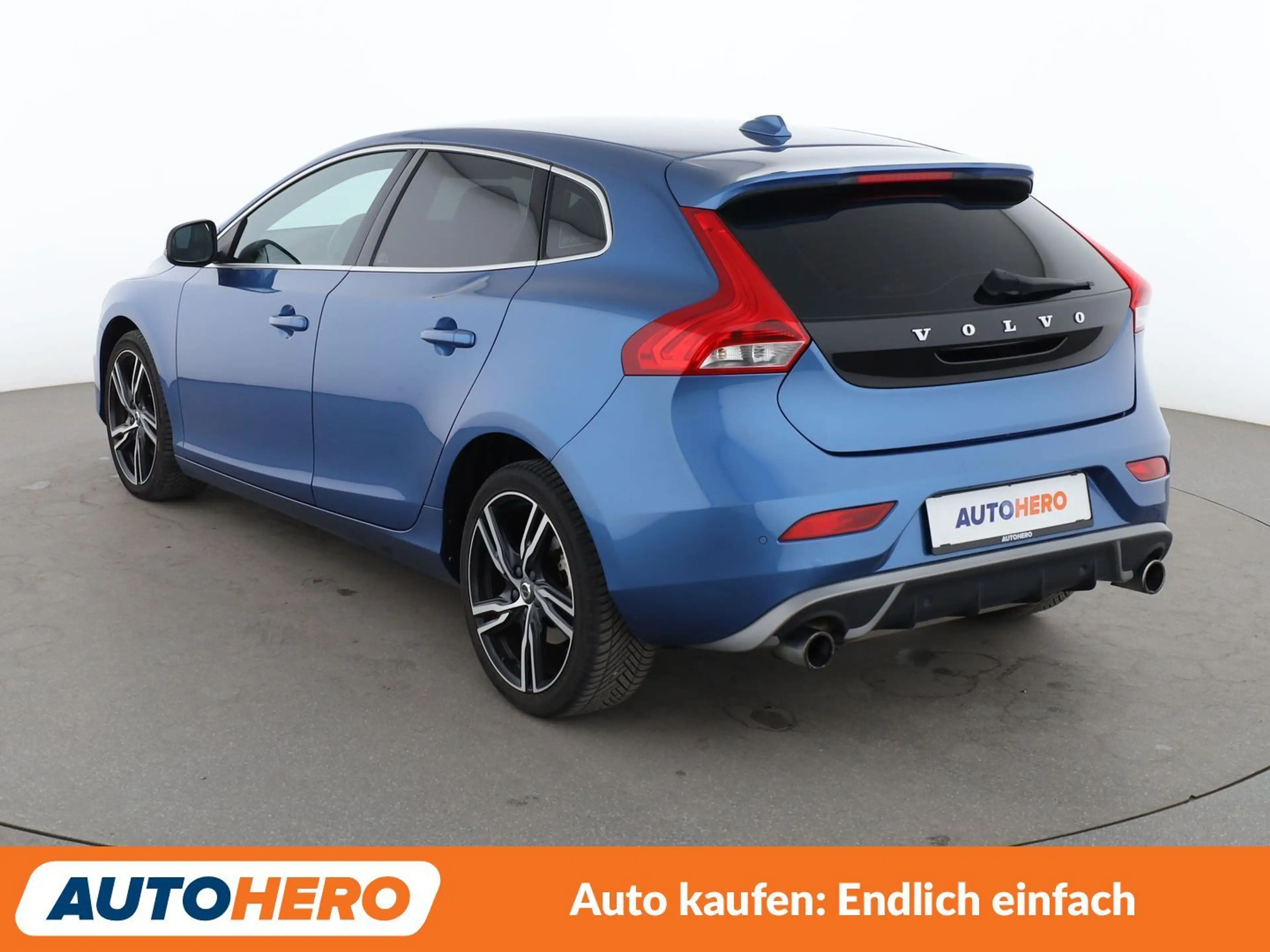 Volvo V40 2.0 T3 R-Design *NAVI*LED*TEMPO*PDC*SHZ* — photo 4