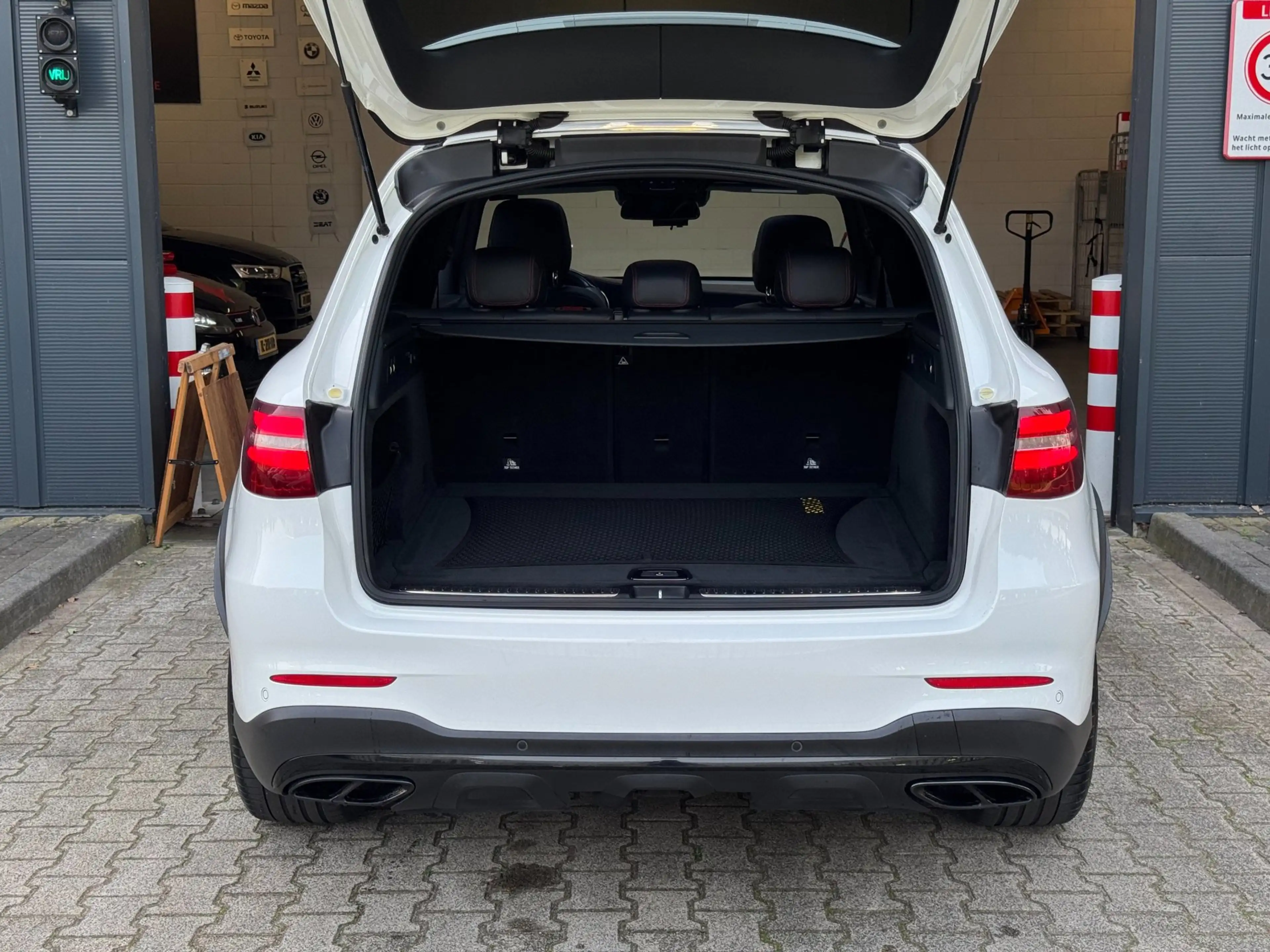 Mercedes-Benz GLC 43 AMG 4MATIC / LUCHTVERING / TREKHAAK / STANDKACHEL / BU — photo 6