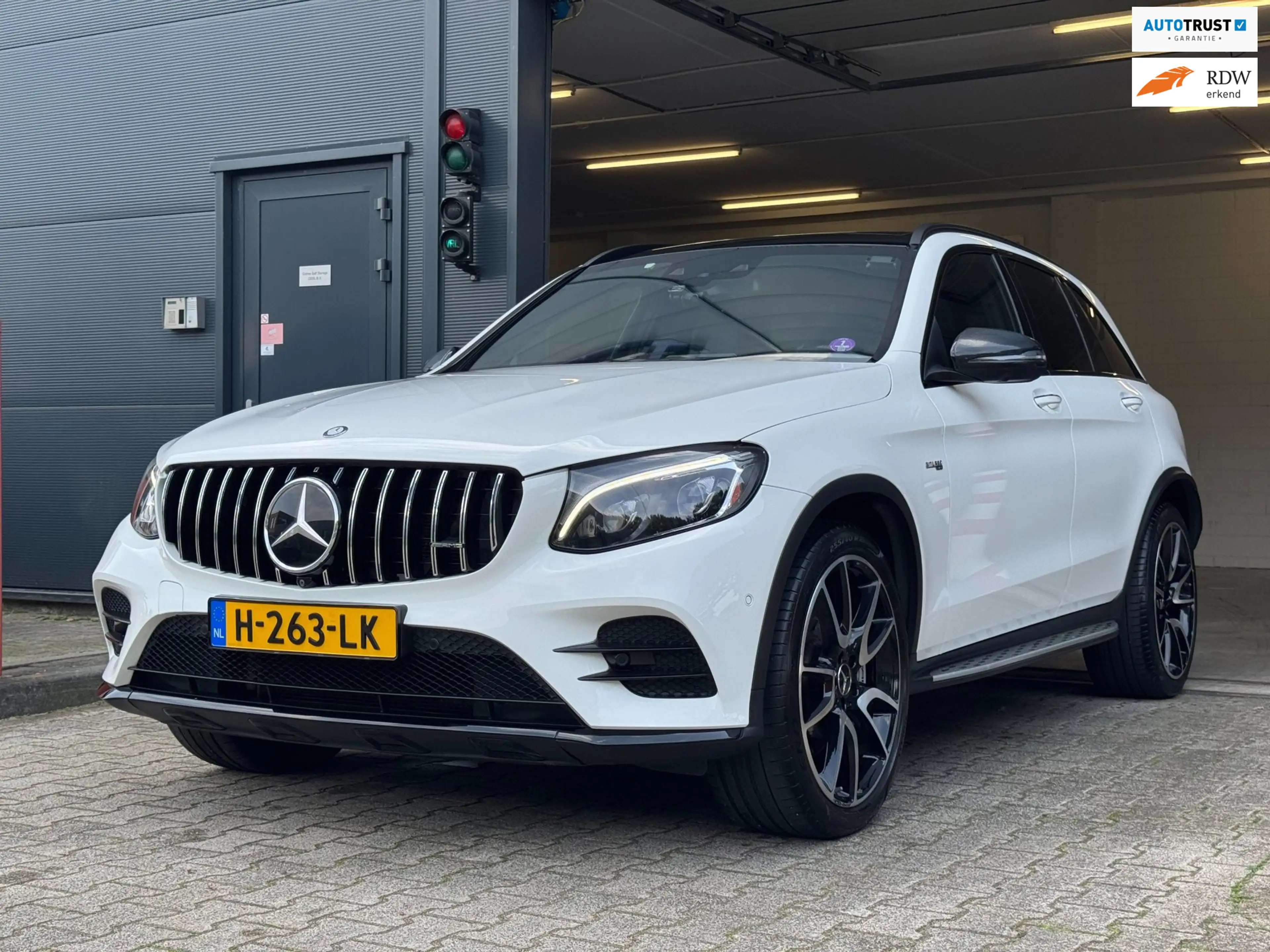 Mercedes-Benz GLC 43 AMG 4MATIC / LUCHTVERING / TREKHAAK / STANDKACHEL / BU