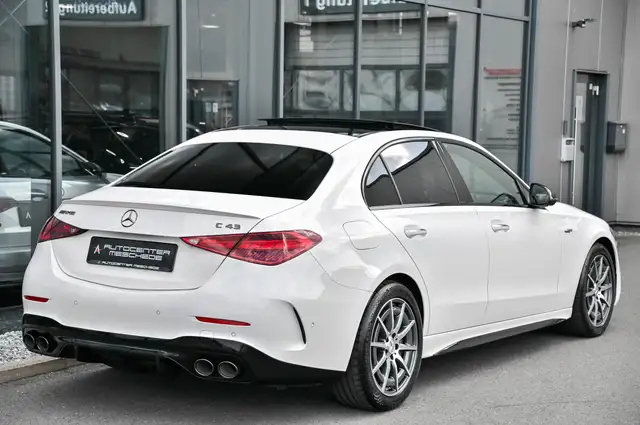 Mercedes-Benz C Class view 4