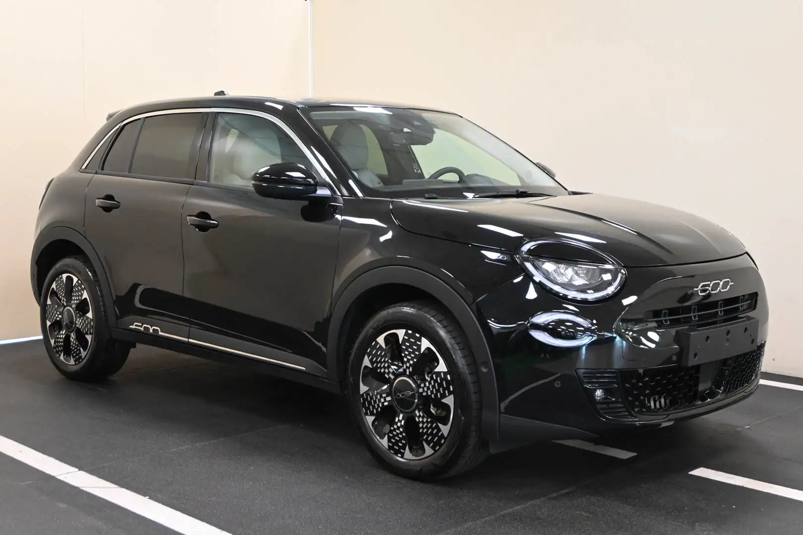 Fiat 600 600 Hybrid 100 CV DCT MHEV La Prima Schwarz - 1