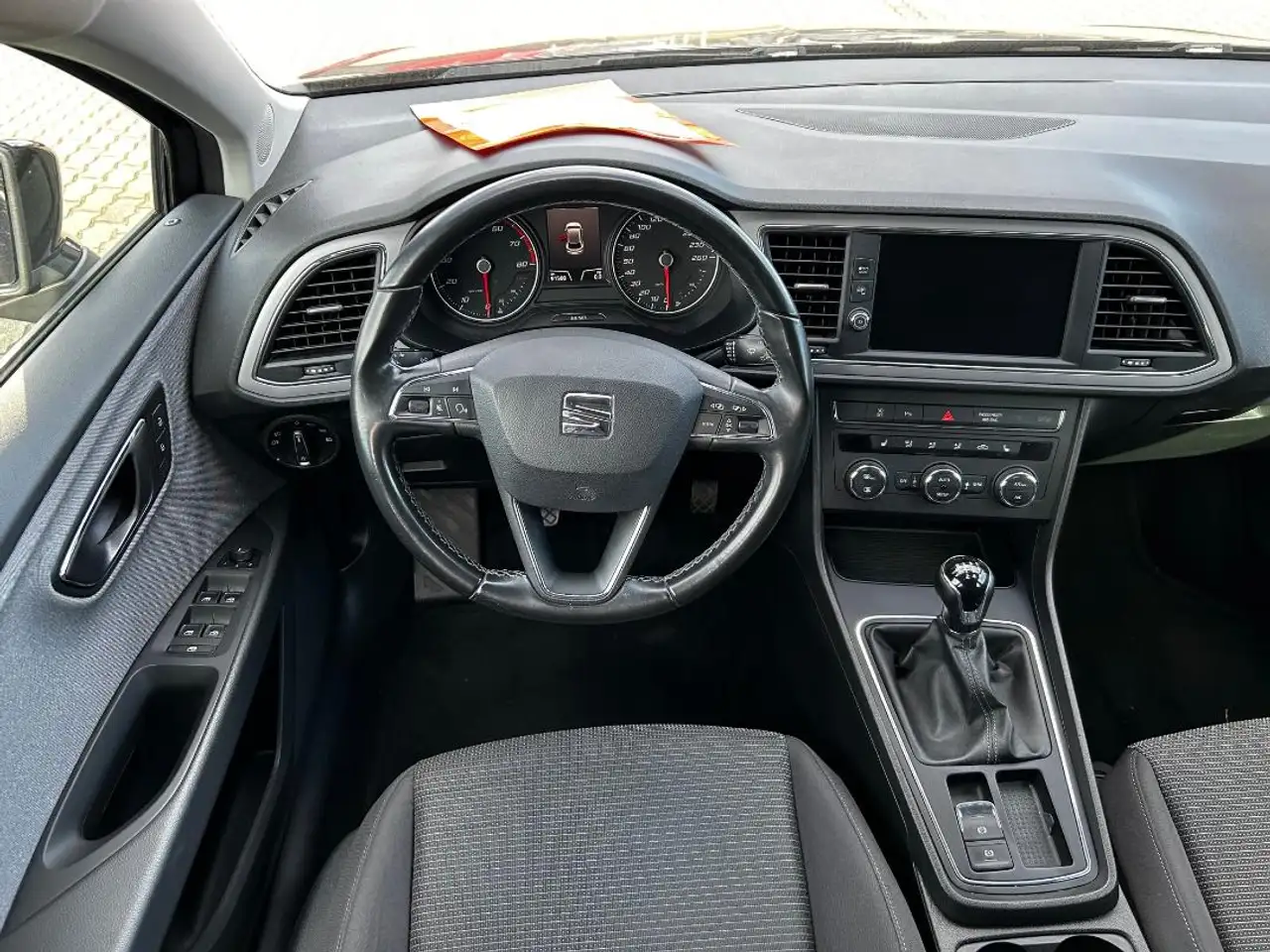 SEAT Leon — photo 6 sur 8