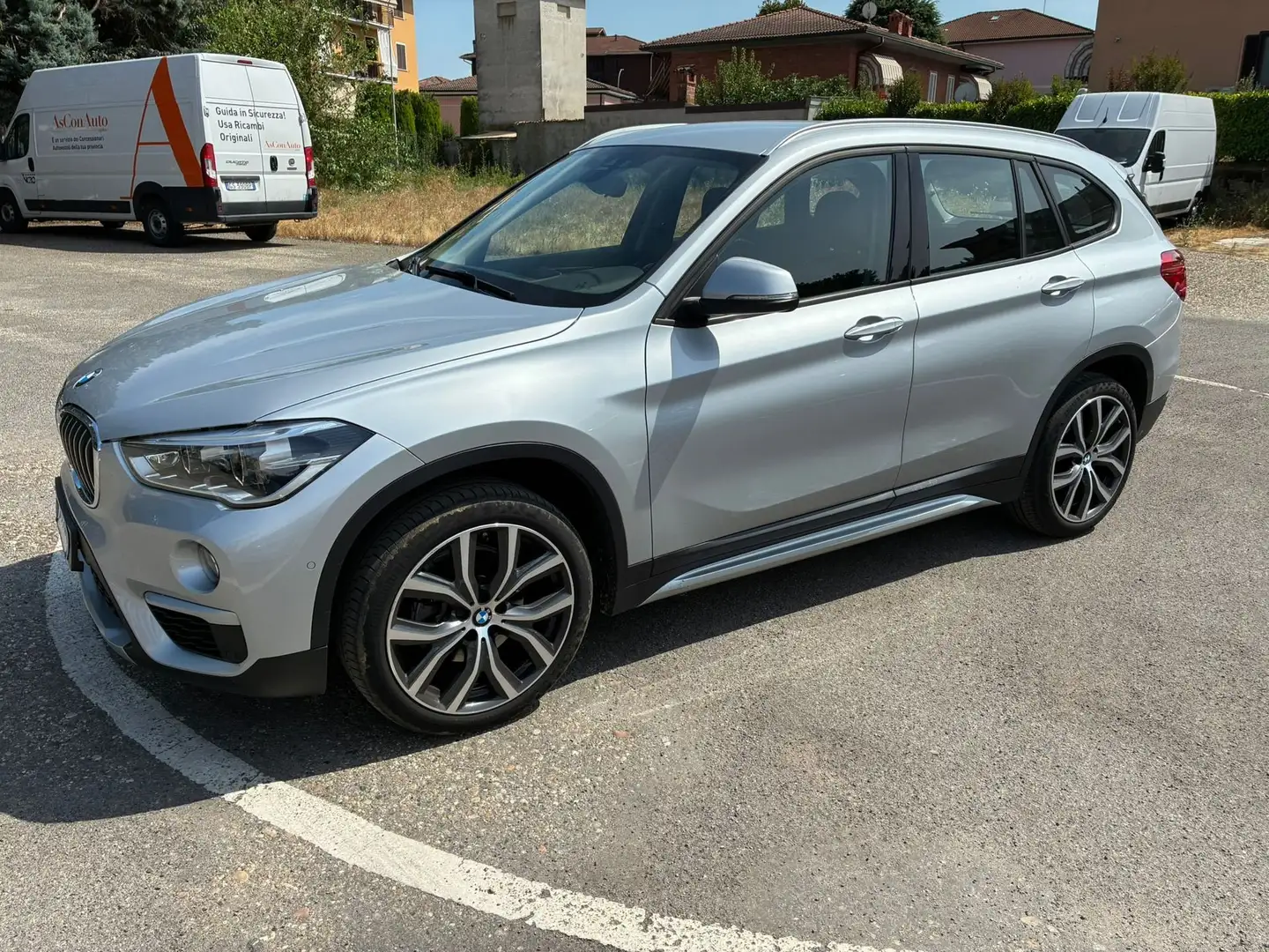 BMW X1 xDrive18d Advantage auto SENZA FINAZIAMENTO Grigio - 2