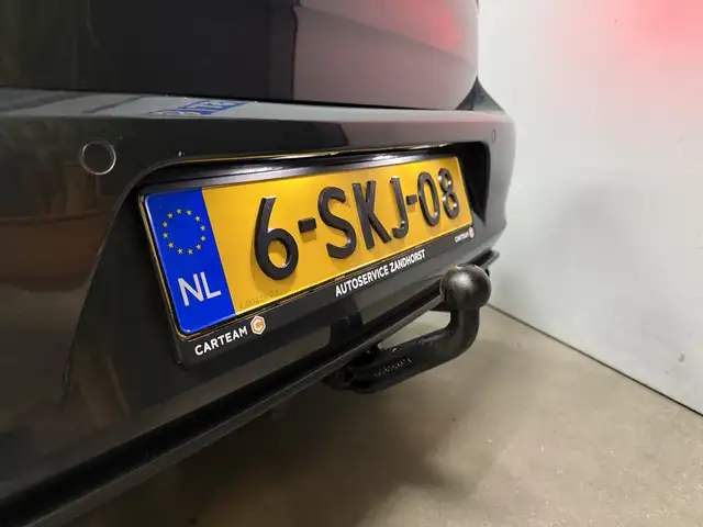 Volkswagen Golf view 5
