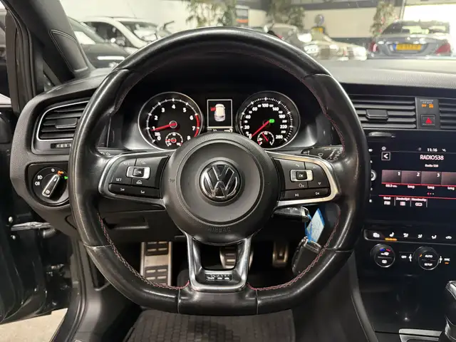 Volkswagen Golf view 14