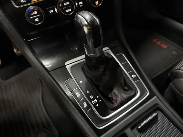 Volkswagen Golf view 13