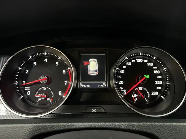 Volkswagen Golf view 15