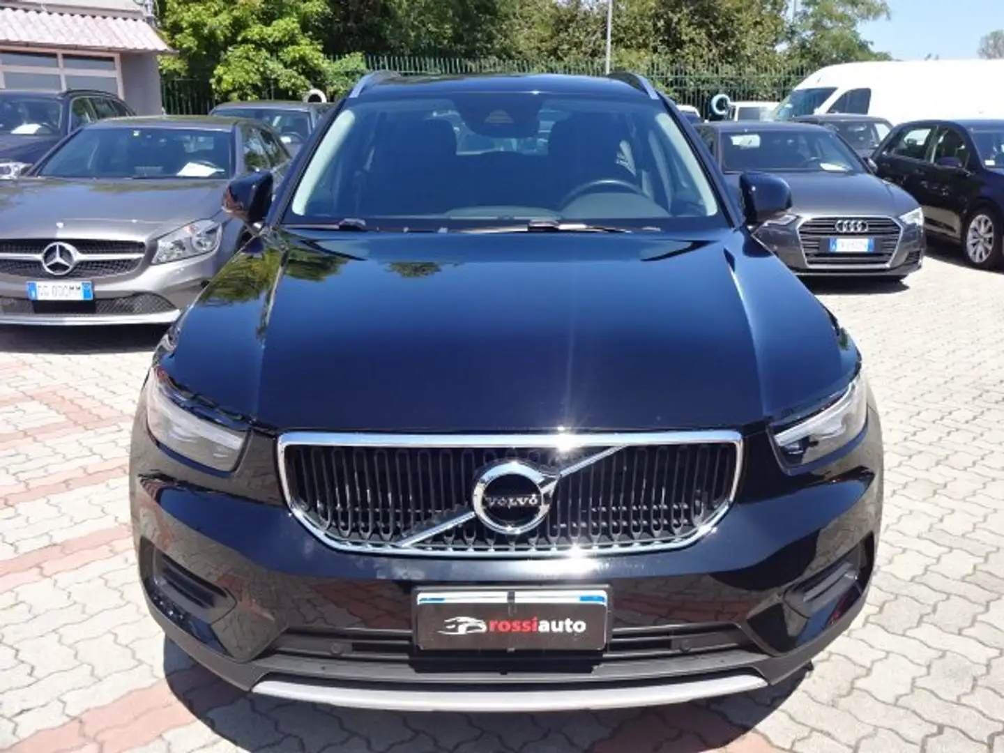 Volvo XC40 1.5 t2 Momentum Pro automatica IVA ESPOSTA Nero - 2