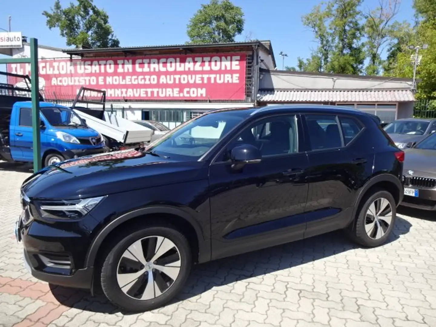 Volvo XC40 1.5 t2 Momentum Pro automatica IVA ESPOSTA Nero - 1
