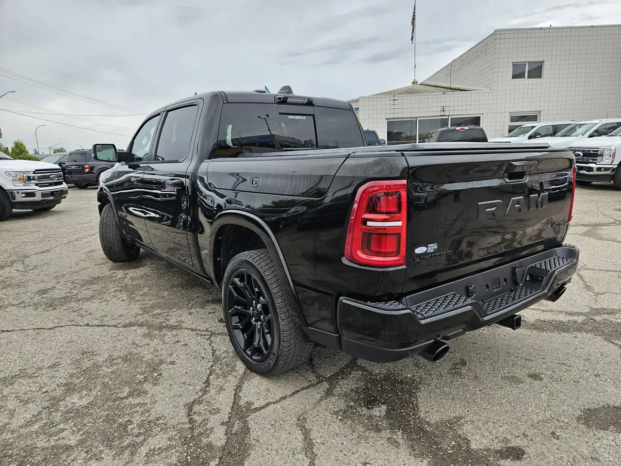 RAM 1500 снимка RAM 1500