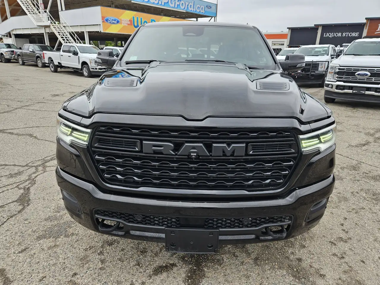 RAM 1500 снимка RAM 1500