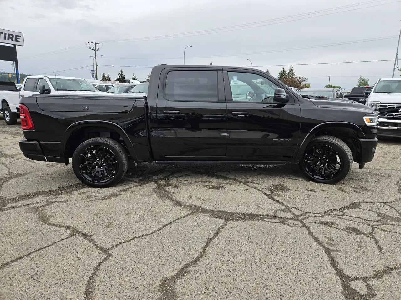 RAM 1500 снимка RAM 1500