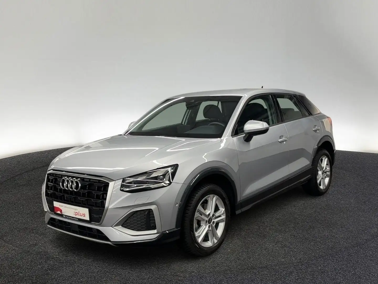 Audi Q2 advanced 35 TFSI S tr. PDC RFK MATRIX Silber - 2