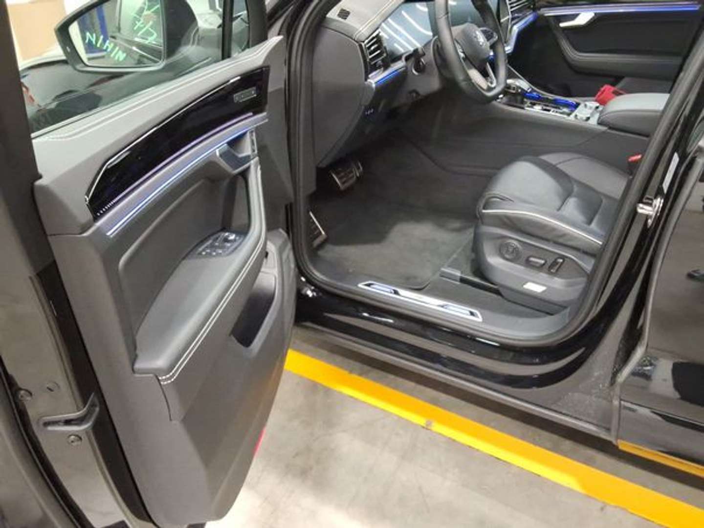 Volkswagen Touareg R-Line -  - Joinsteer - #2