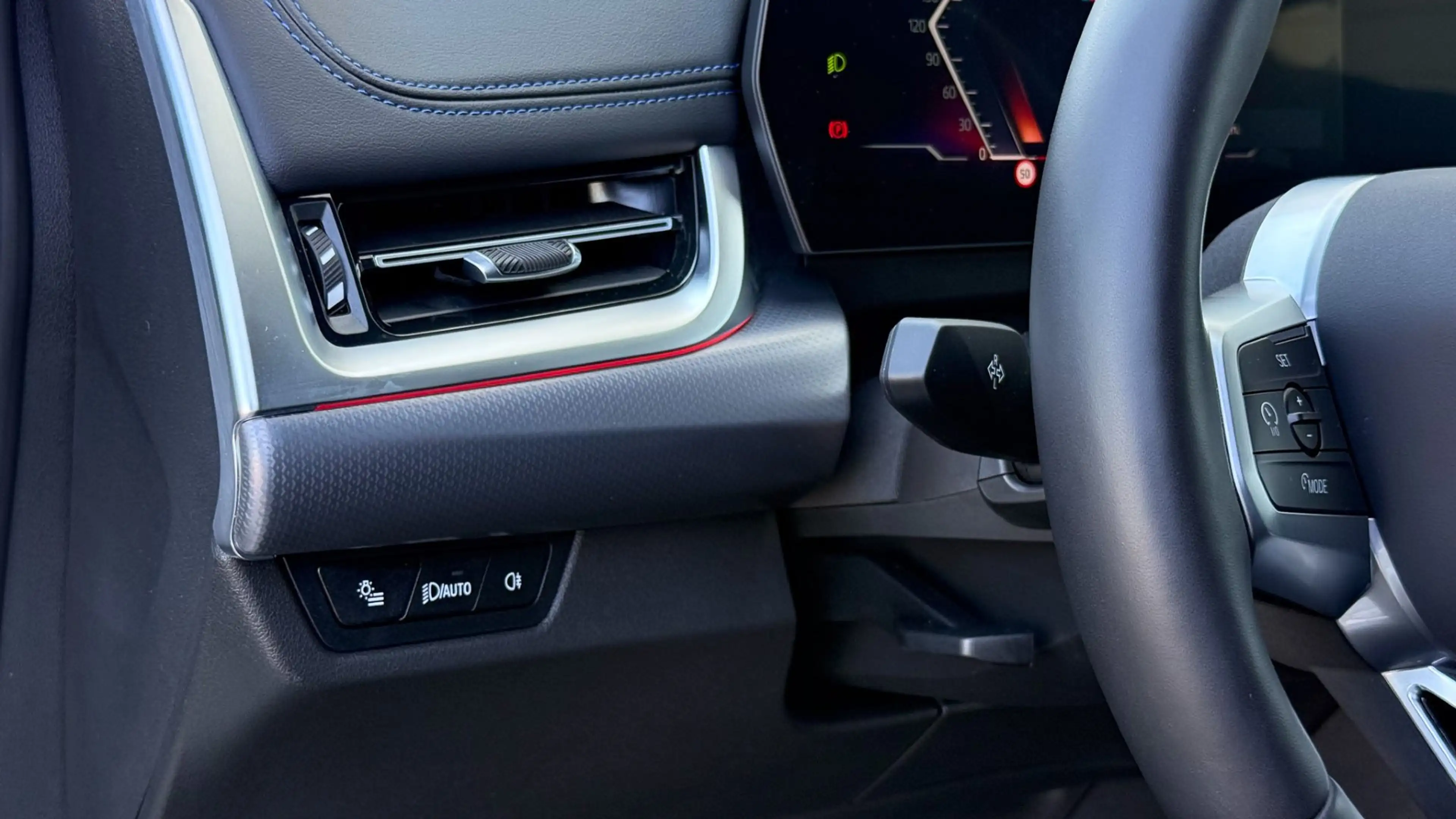 BMW 225 e xDrive M-Sportpaket — photo 11