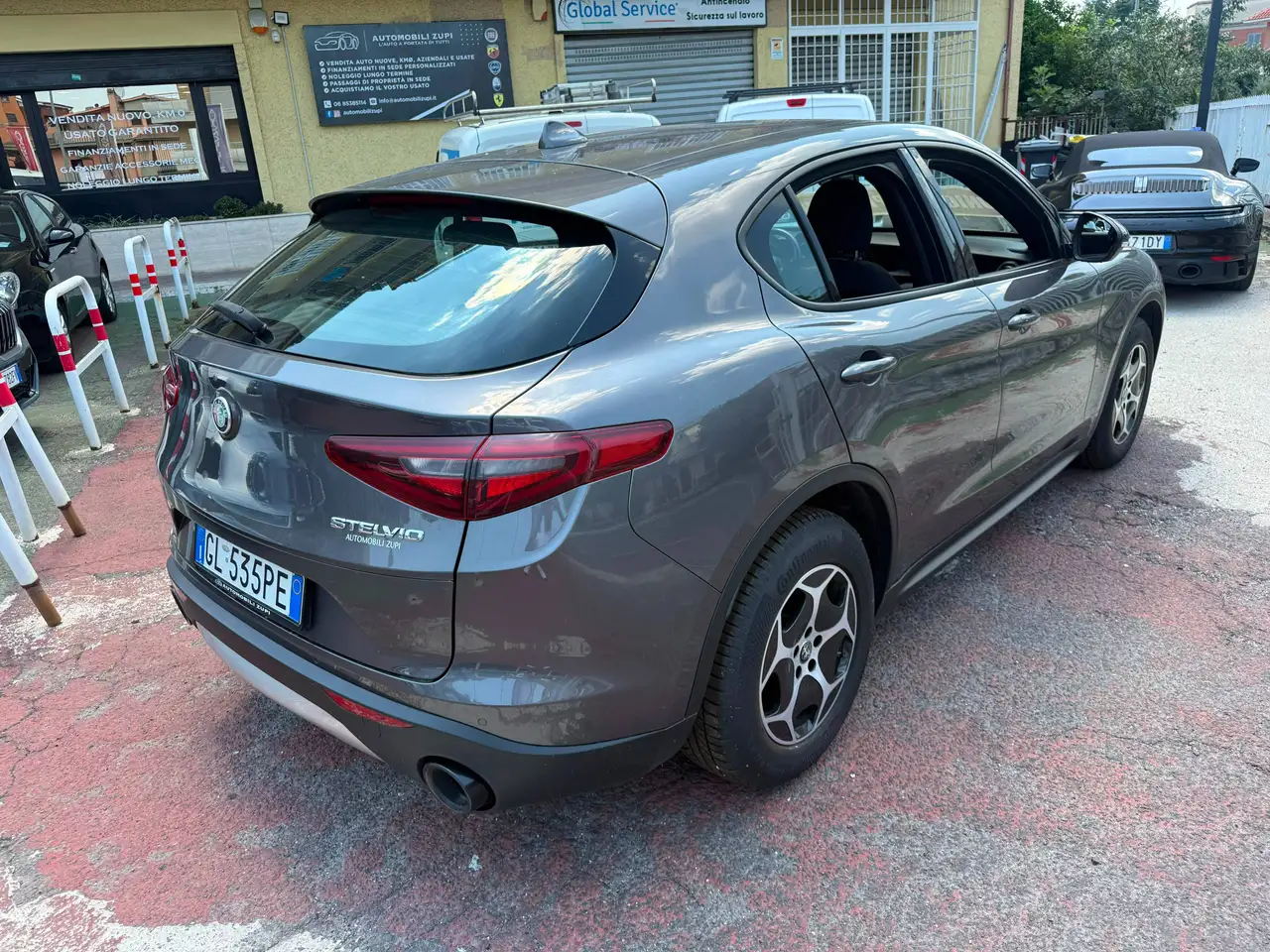 Alfa Romeo Stelvio 2022