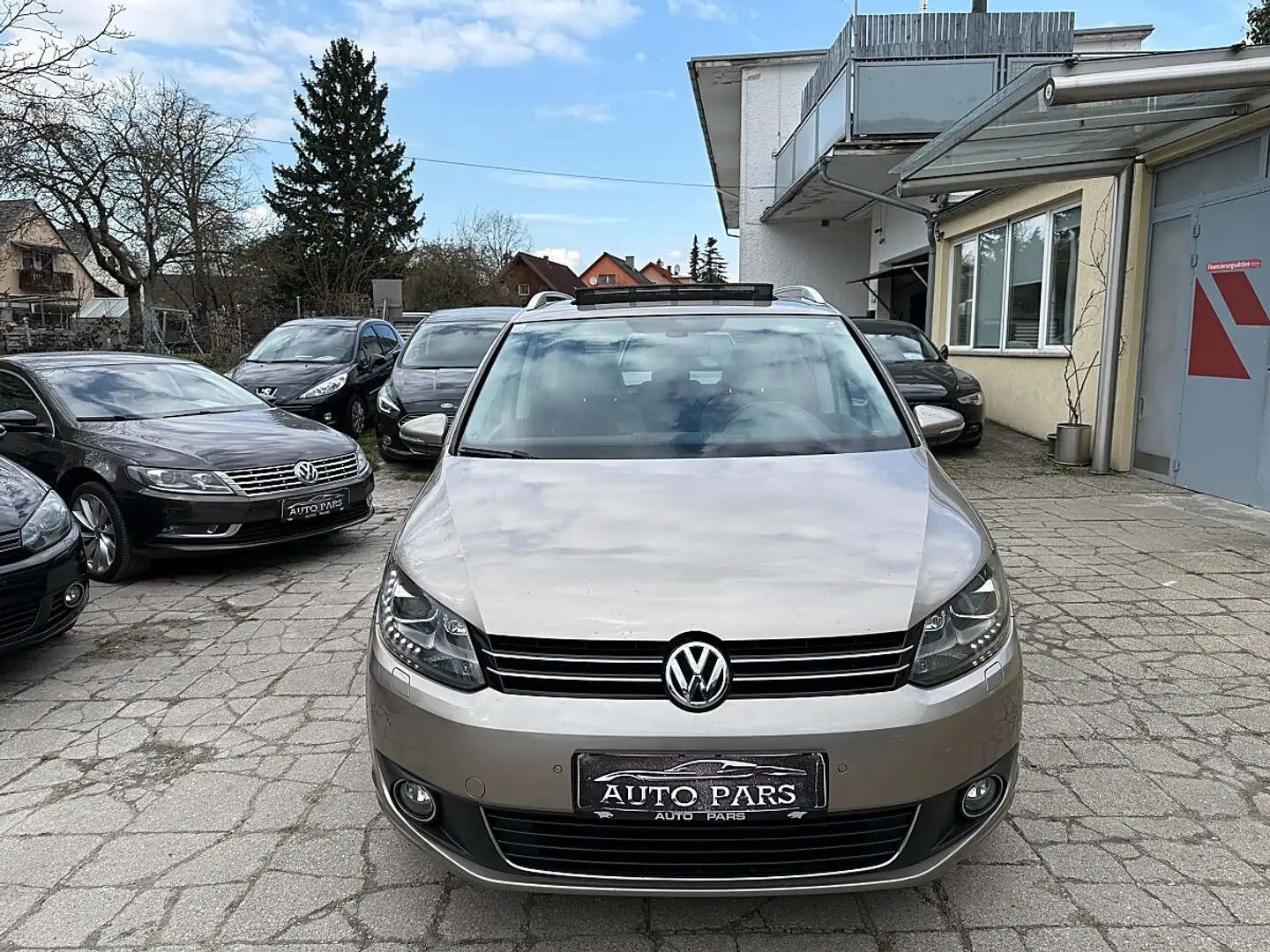 Volkswagen Touran Sky 1,6 TDI-PAMORAMA-PARKPILOT-ANHÄNGERKUPP. Braun - 2