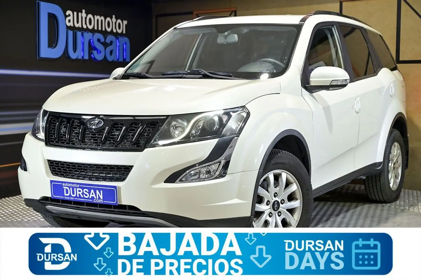 Mahindra XUV500 FWD 4X2 W6 Blanco - 1