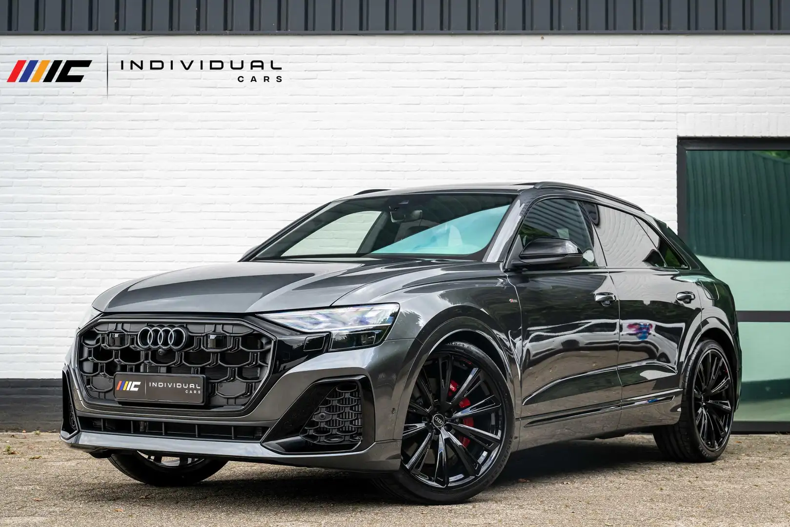 Audi Q8 60 TFSI e quattro S Competition B&O High-End Grijs - 1