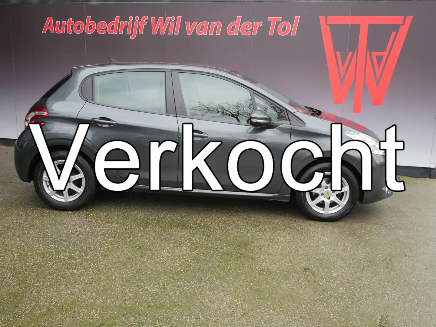 Peugeot 208 1.2 VTi ENVY | 5-DRS | NAVIGATIE | LEER | CLIMA | Grau - 1