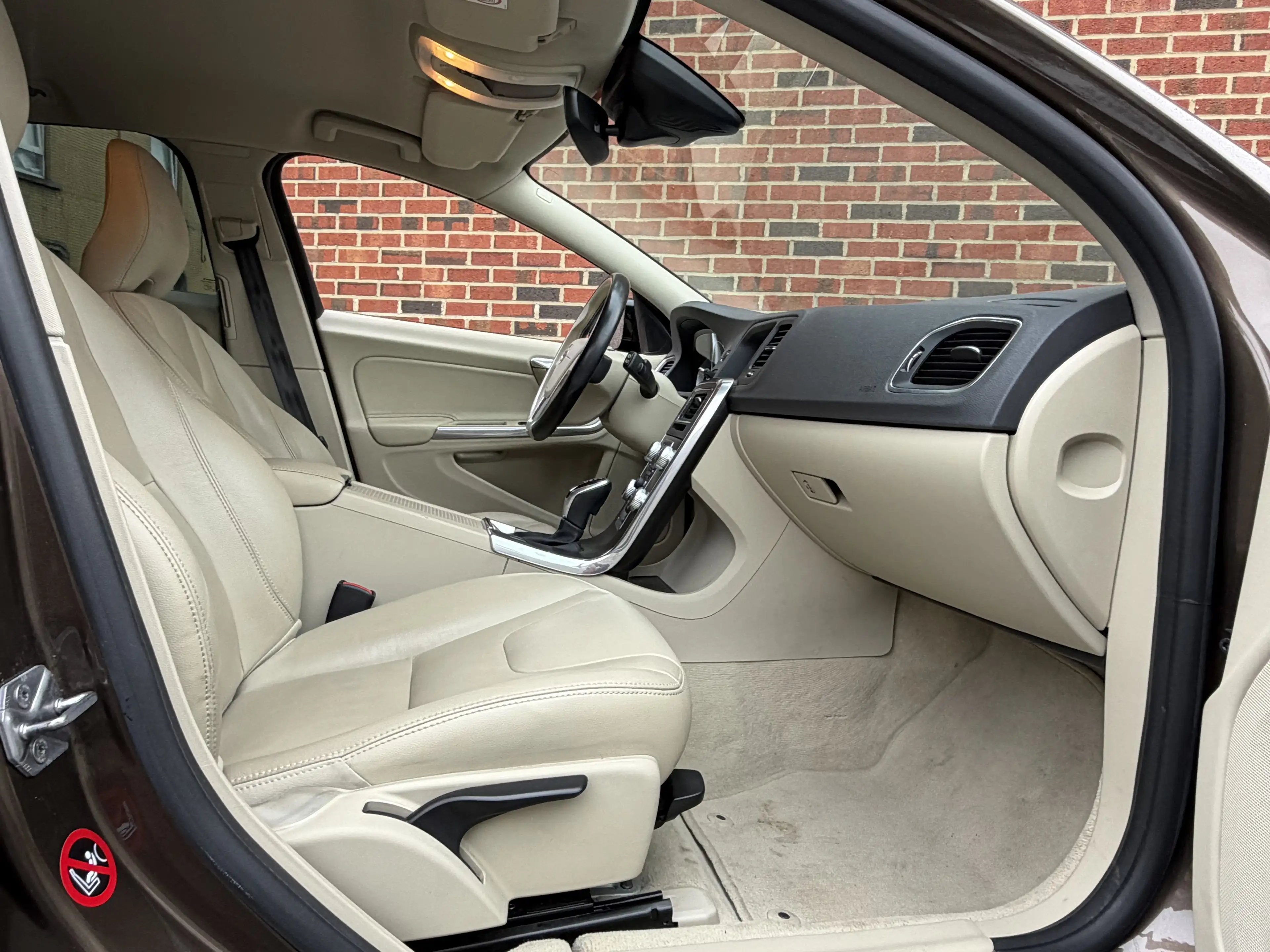 Volvo V60 Cross Country / 1ERE PROPRIÉTÉ CARNET D’ENTRETIEN/ — photo 11