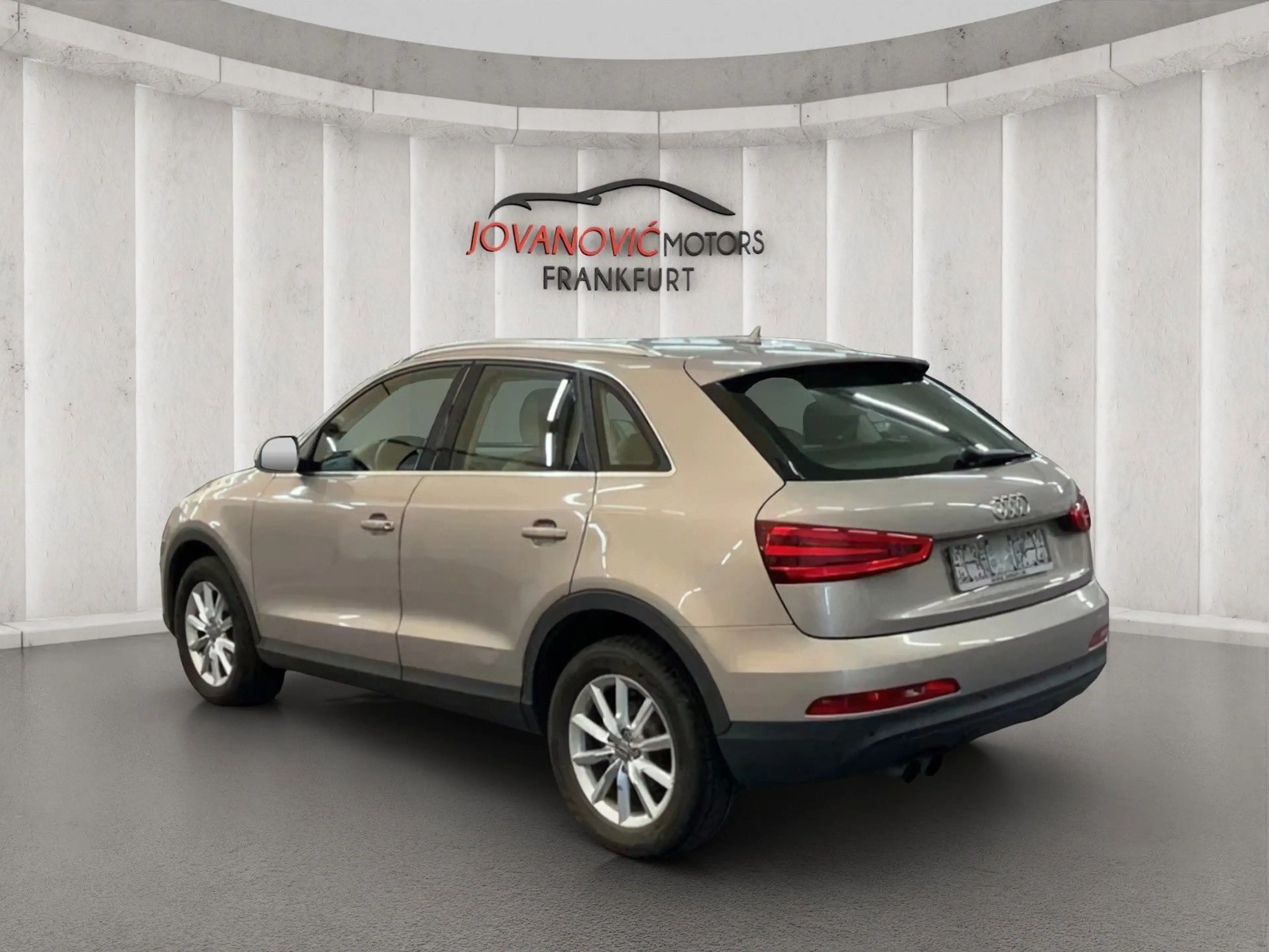Audi Q3 2.0 TDI quattro S tronic,AHK,SHZ,Navi,MFLR*44 — photo 4