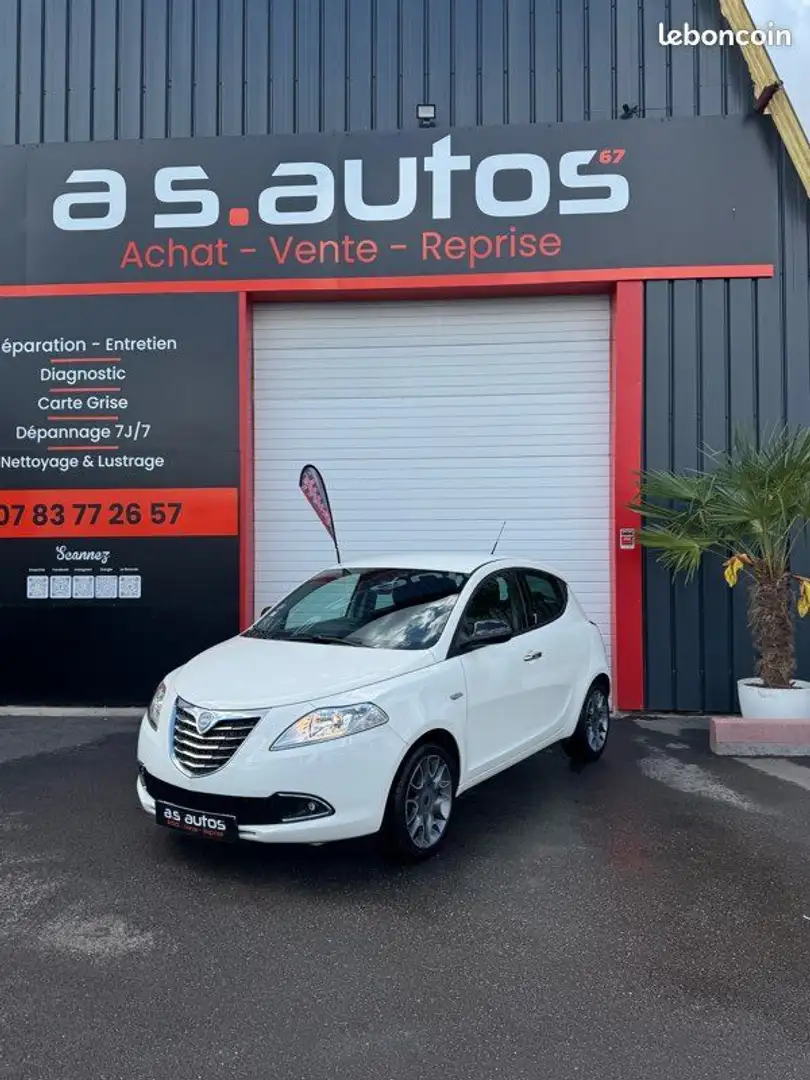 Lancia Ypsilon 1.2 Stop&Start 69 cv citadine regulateur radar alc Blanc - 1