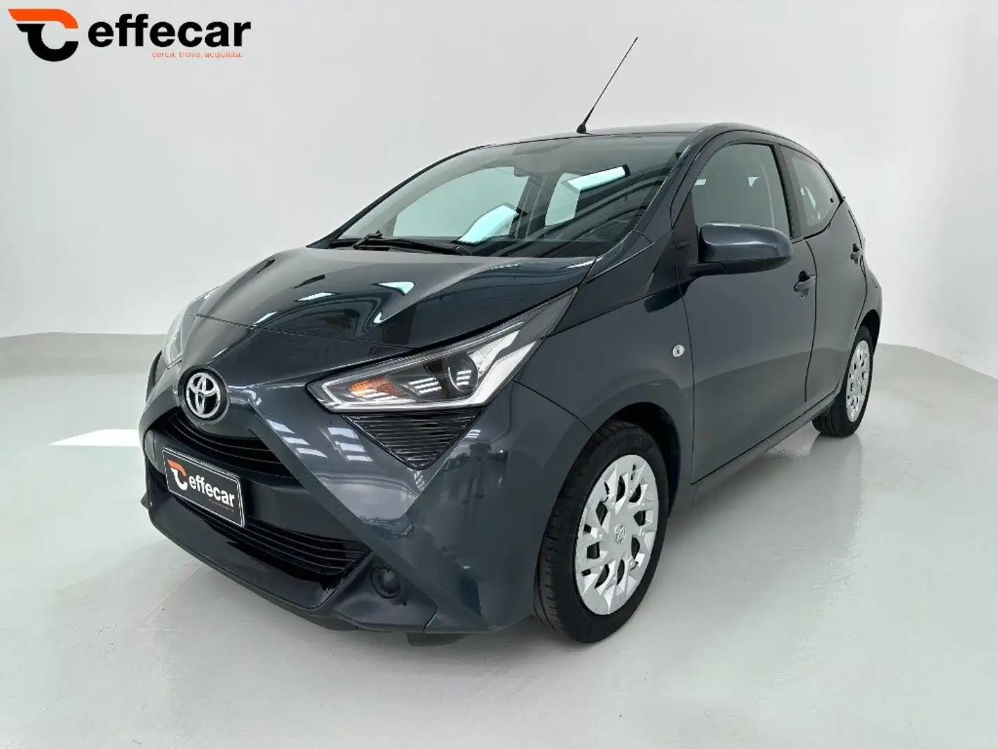 Toyota Aygo Connect 1.0 VVT-i 72 CV 5 p x-clusiv Grigio - 1