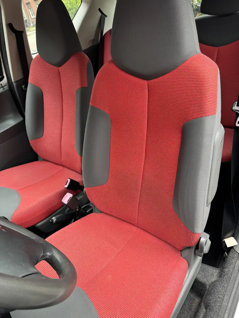 Peugeot 107 1.0-12V XR Серый - 2