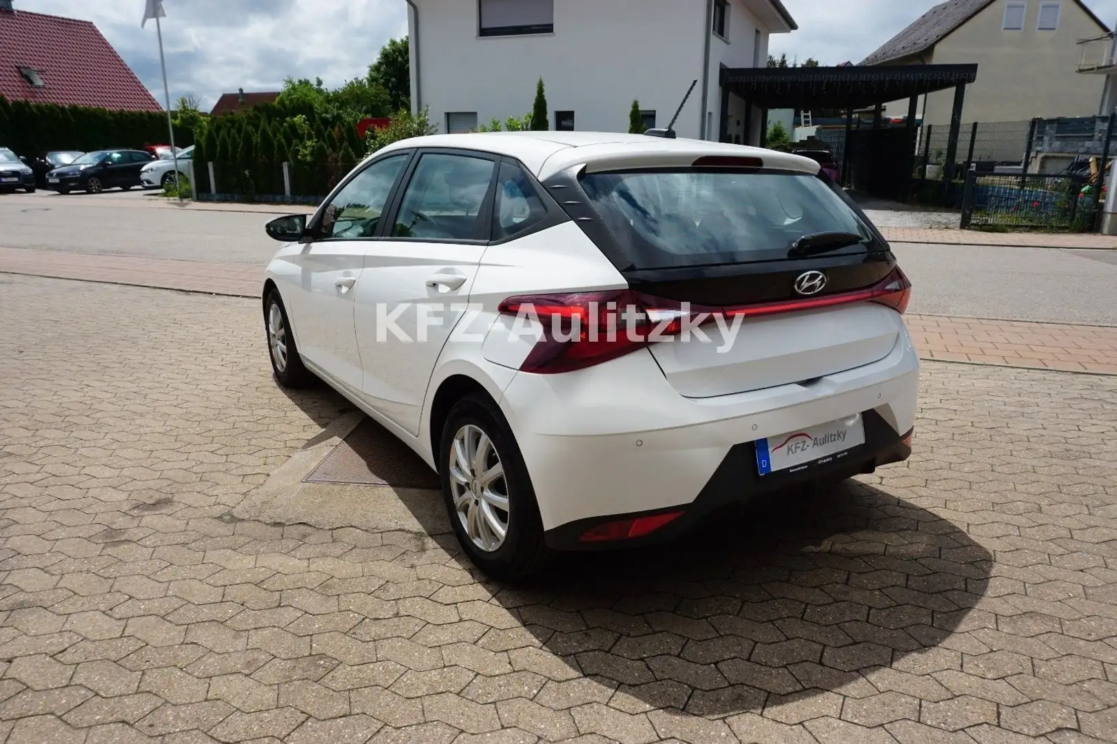 Hyundai i20 Select 1,2 Ltr. - 62 kW 16V KAT, Weiß - 2