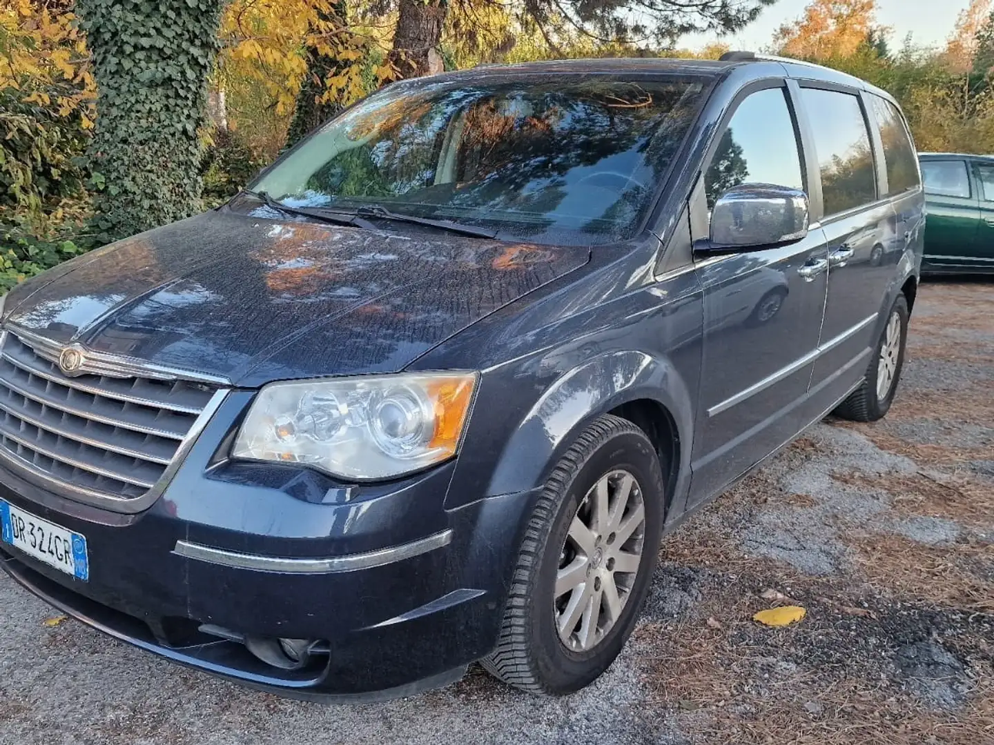 Chrysler Grand Voyager 2.8 CRD Automatik Limited crna - 2