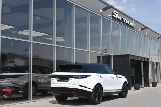 Land Rover Range Rover Velar view 5