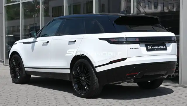 Land Rover Range Rover Velar view 3