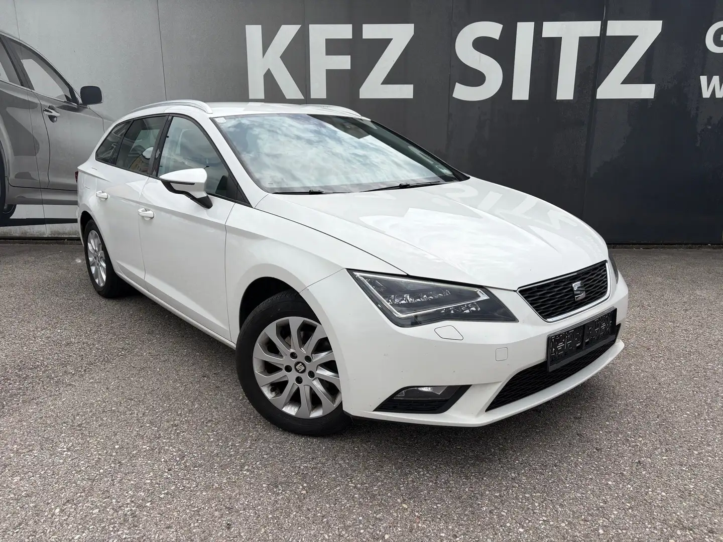 SEAT Leon ST Style 1,6 TDI CR Start-Stop Weiß - 1