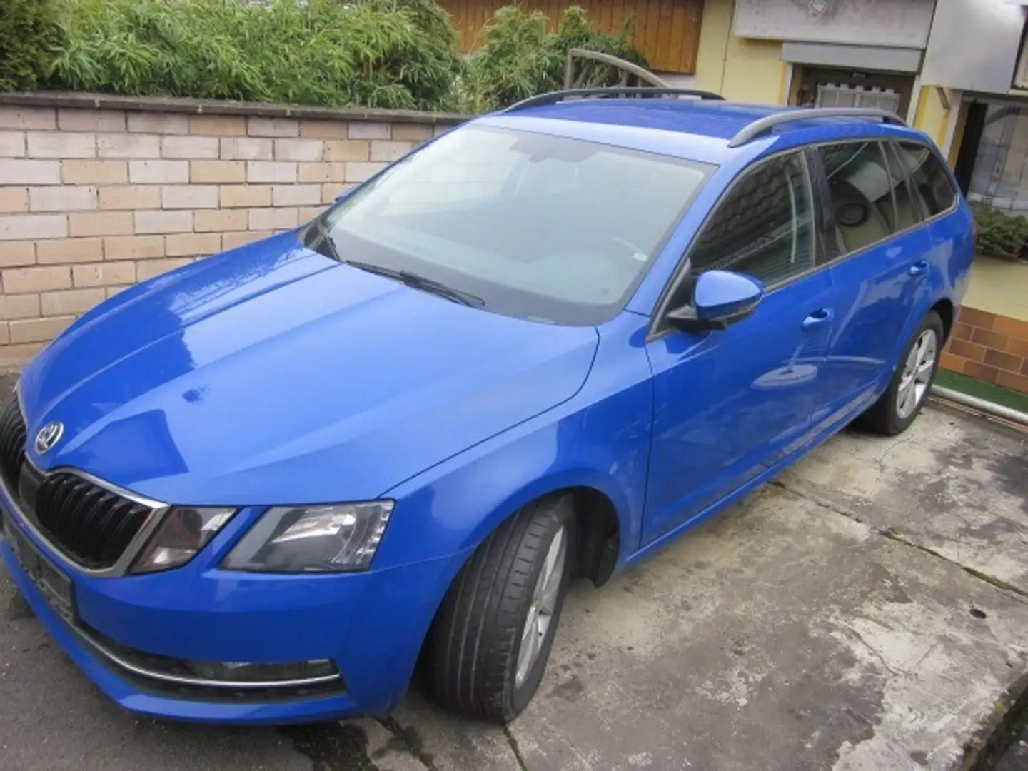 Skoda Octavia Ambition, Kombi, Automatik, Navi, Sitzh.,Park-pilo Blauw - 1